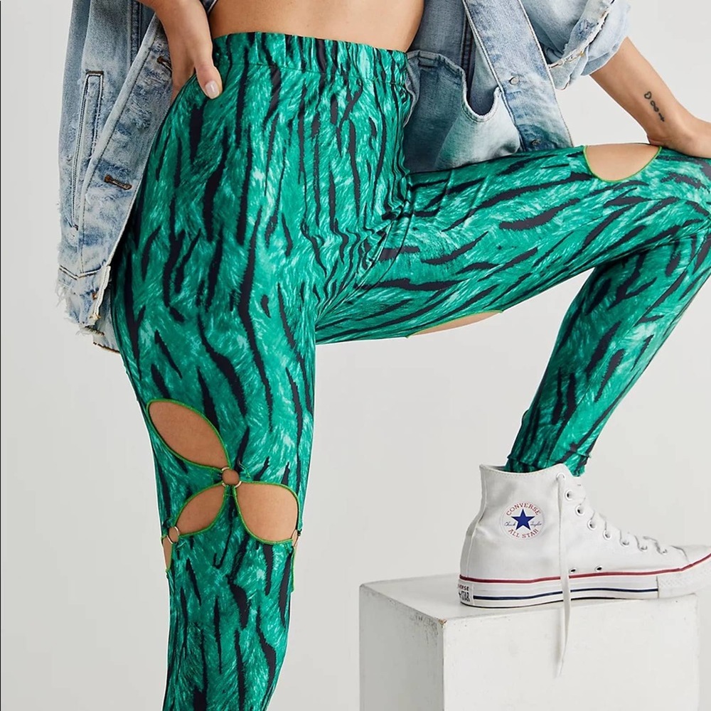 NEW Free People x Kim Shui Green Stripe Cutout Leggings - Picture 14 of 16